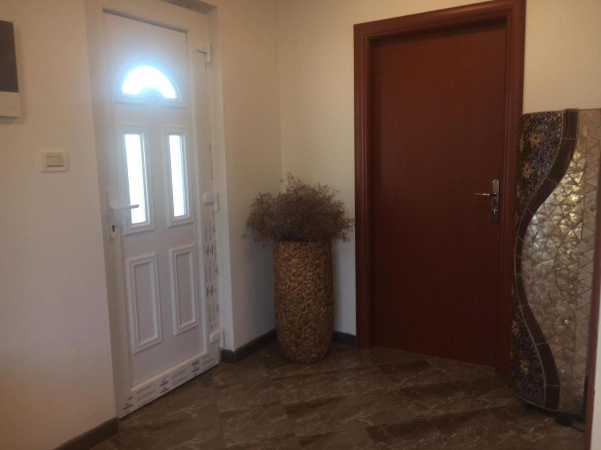 شقة Apartman Anita Konjevrate المظهر الخارجي الصورة